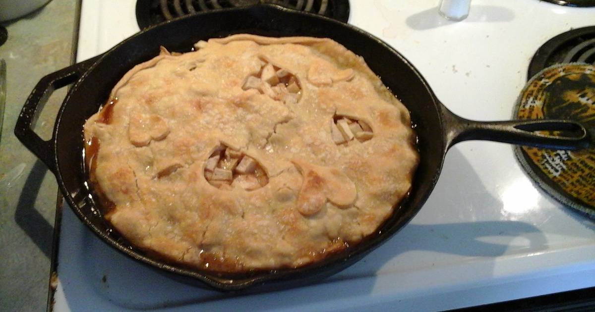 Iron Skillet Apple Pie Recipe by hollyowl Cookpad