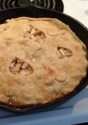 A picture of Iron Skillet Apple Pie.
