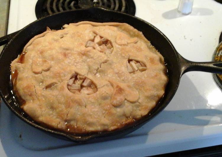 Step-by-Step Guide to Prepare Super Quick Homemade Iron Skillet Apple Pie