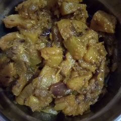 A picture of Onion lauki / bottlegourd.