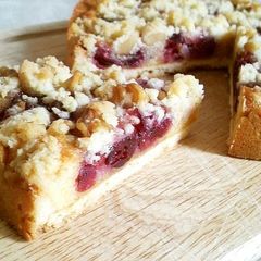 A picture of Red Berry Crumble Tart.