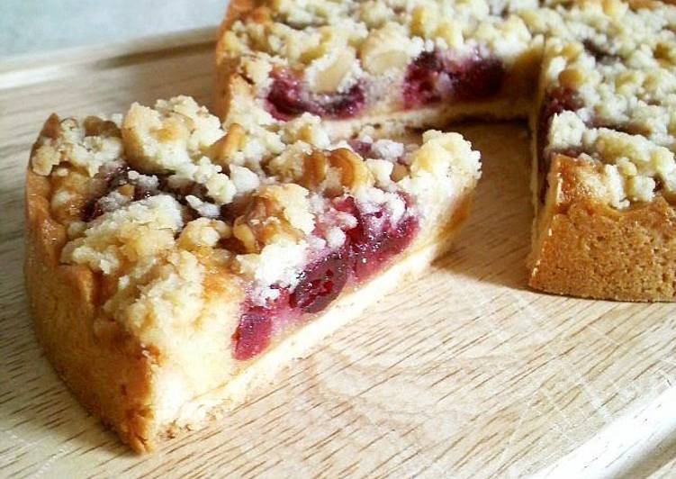 Red Berry Crumble Tart