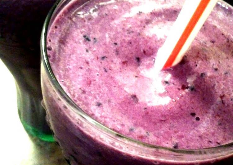 How to Prepare Speedy Berry-Nana Smoothie