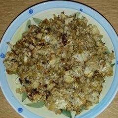 A picture of Cauliflower with curry & honey.