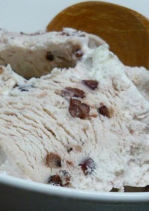 A picture of Easy Ogura (Adzuki Bean Paste) Ice Cream.