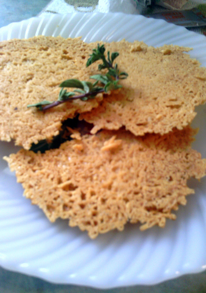 A picture of parmesan crisp.