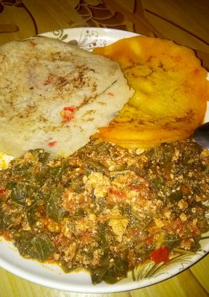 A picture of 2 color semo masa with miyan egushi.
