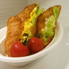 A picture of Absolutely Delicious! Croissant Sandwich.