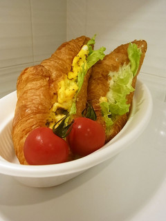A picture of Absolutely Delicious! Croissant Sandwich.
