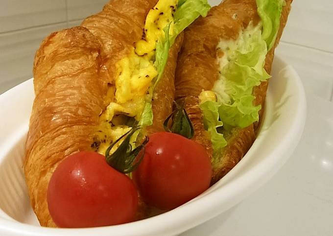 Simple Way to Prepare Award-winning Absolutely Delicious! Croissant Sandwich