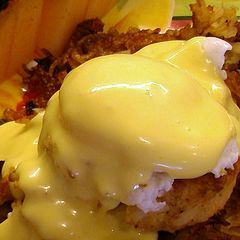 A picture of Hollandaise blender method.