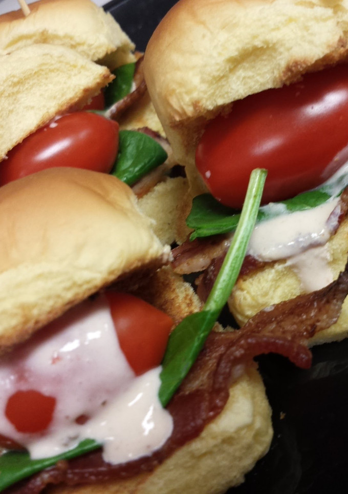 A picture of Mini BLT's.