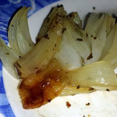 A picture of Barbecue Steamed Onions.