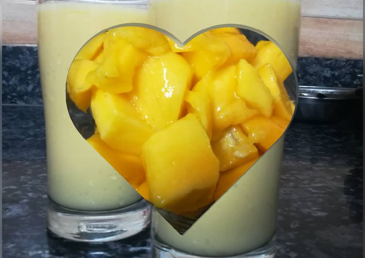Step-by-Step Guide to Make Favorite Mango Milkshake