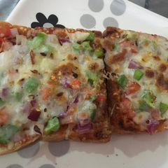 A picture of Grilled bread pizza.