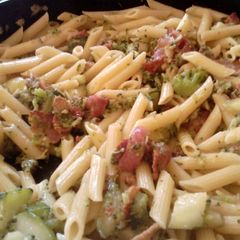 A picture of Zucchini Penne with bacon.