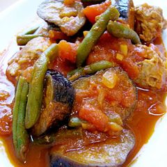 A picture of Meatballs in Tomato Sauce - Great with Pasta.