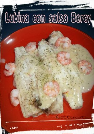 Una foto de Lubina con salsa Bercy (Thermomix)