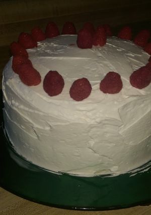 A picture of Marshmallow fluff icing.