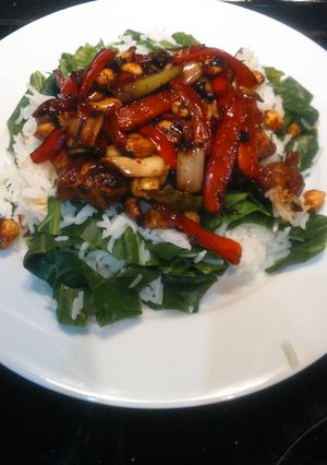 A picture of Chinese chicken with peanuts, for 2.