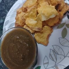 A picture of Potato besan pakoda.
