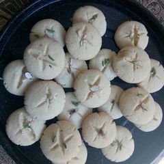 A picture of Nan Khatai.