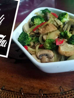 Foto resep Tumis Brokoli Jamur Bakso tahu