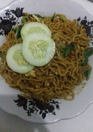 Foto resep Mie goreng darurat😁😁