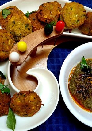 A picture of Masala Vada.