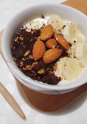 รูปของ Granola yogurt จาก protein bar มื้อเช้าแบบรวดเร็ว
