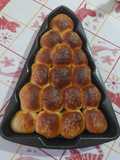 Alberello di pan brioche salato, ripieno di salumi e formaggi