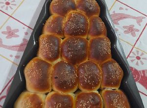 Foto di Alberello di pan brioche salato, ripieno di salumi e formaggi
