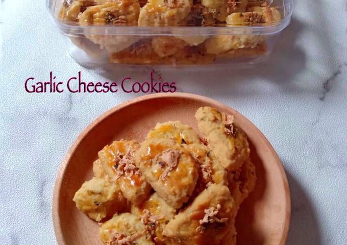 Garlic Cheese Cookies