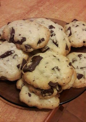 A picture of Chocolate chip cookies.