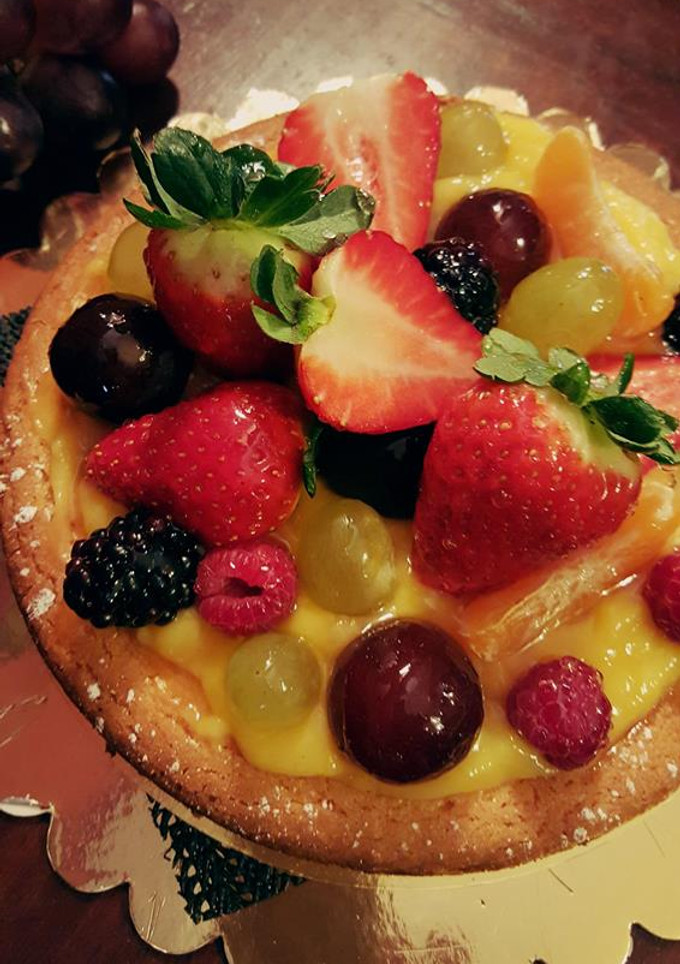 Una foto de Tarta de frutas con crema Madame
