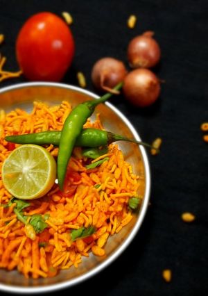 સુકી ભેળ (Suki Bhel Recipe In Gujarati) રેસીપી મુખ્ય ફોટો