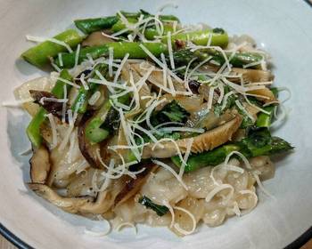 Fresh, Serving Recipe Shiitake and Asparagus Risotto Savory Delicious