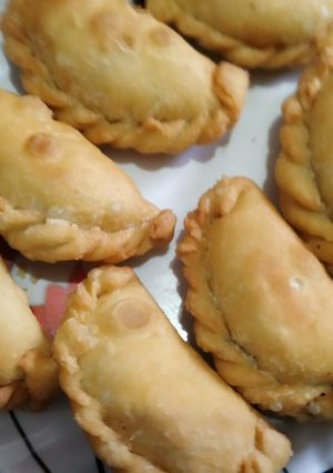 गुजिया /करंजी (Gujiya karanji recipe in hindi) रेसिपी मुख्य फोटो