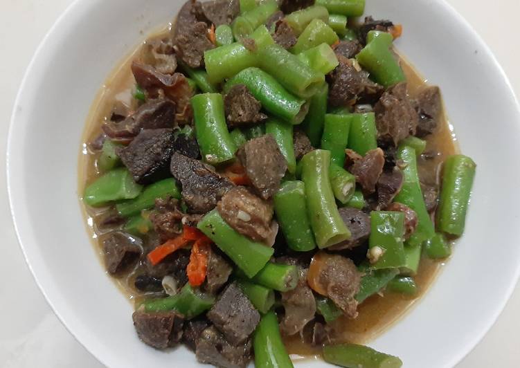 Langkah Mudah untuk meracik Tumis Buncis Ati Ampela Pedas yang simpel