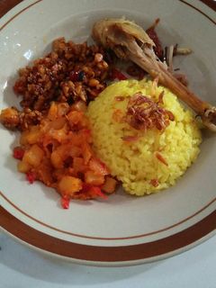 Foto resep Nasi kuning magic com