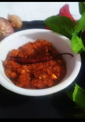 लहसुन प्याज़ की चटनी(Lehsun pyaz ki chutney recipe in Hindi) रेसिपी मुख्य फोटो