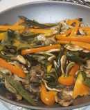 Chiles poblanos con pimiento y hongoss