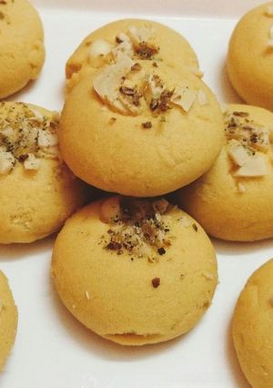 A picture of Besan Nankhatai.