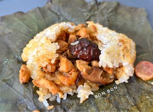 Hình của món Xôi Lá Sen Dim Sum.