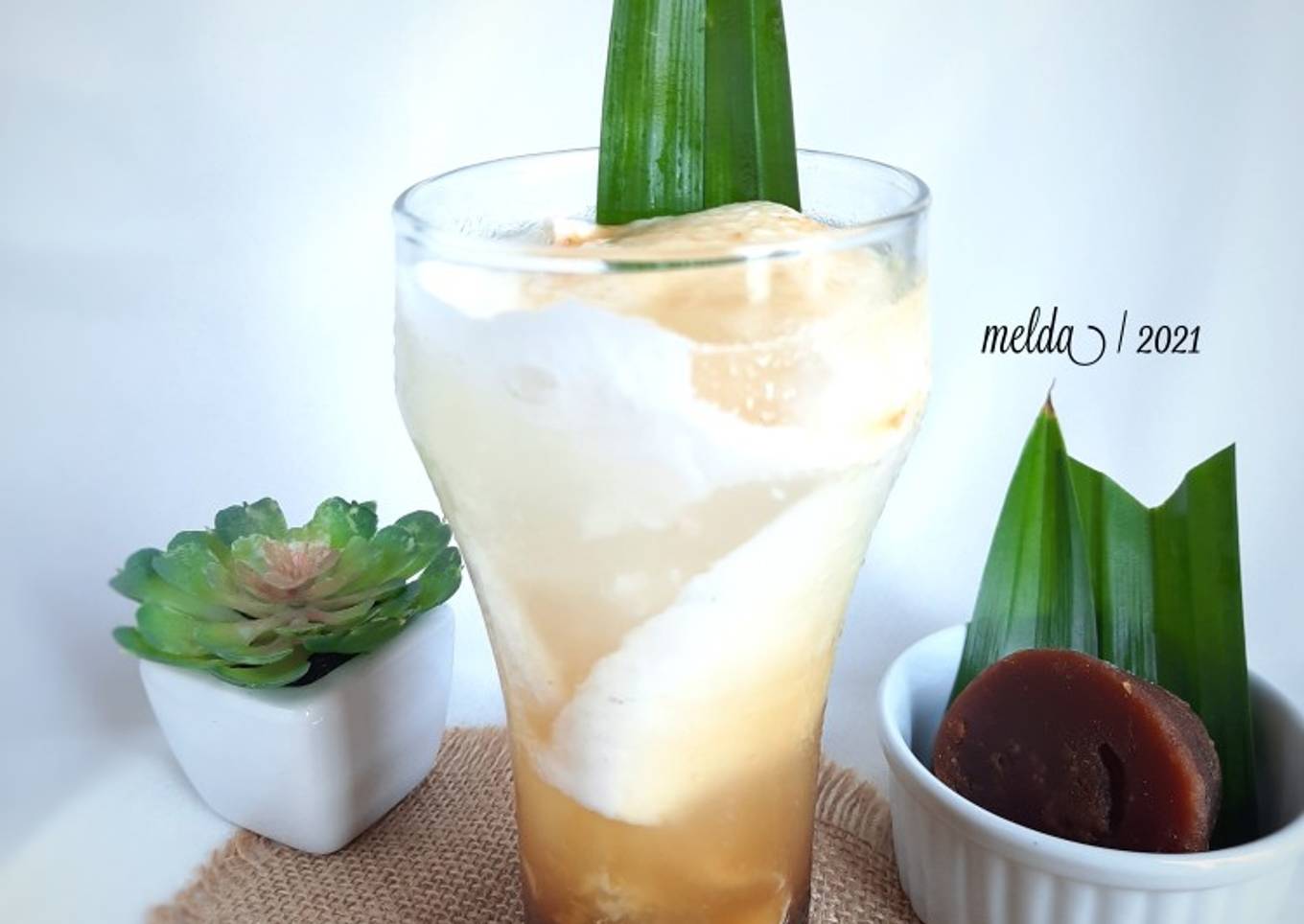 Es Kelapa Jahe/Es Nyiur Jahe