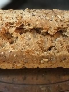Una foto de Pan integral con semillas (sin materia grasa) Fácil y económico!