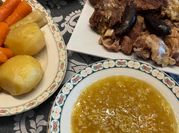 Una foto de arroz con costillas y nabo