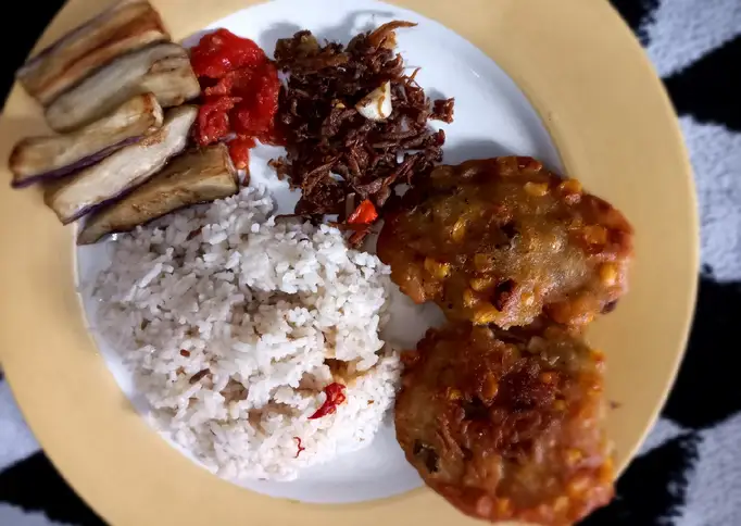 Nasi liwet magicom lezat,gurih,nyoiiii..