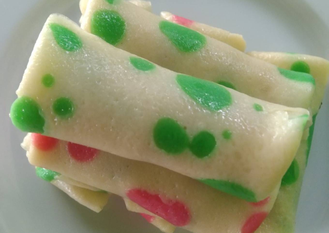 Dadar gulung polkadot
