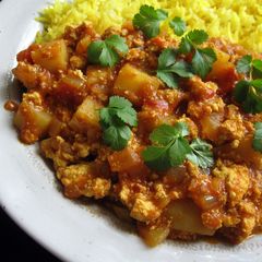 A picture of Tofu, Cashew & Potato Curry.